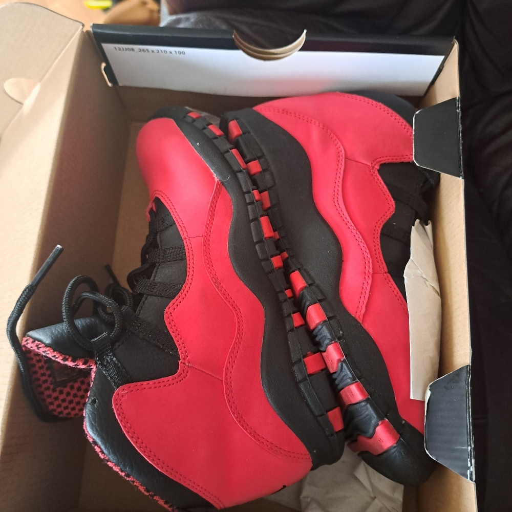 Girls Jordan Retro 10 (ps) size 3Y